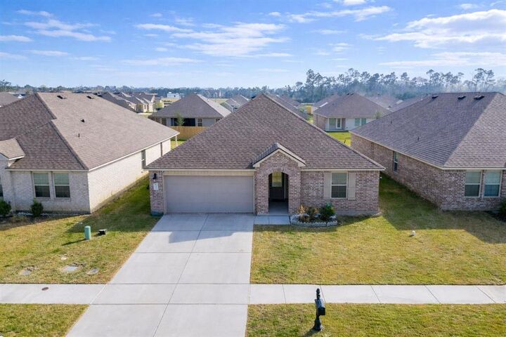 Property Photo:  2234 S Savannah Lakes Drive S  LA 70607 