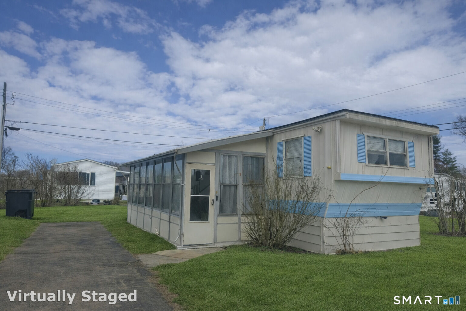 Property Photo:  2 Montauk Road  CT 06118 