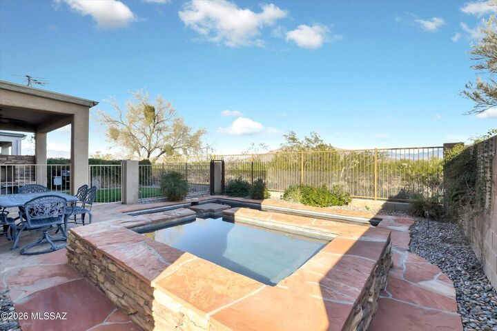 Property Photo:  6095 S Jakemp Trail  AZ 85747 
