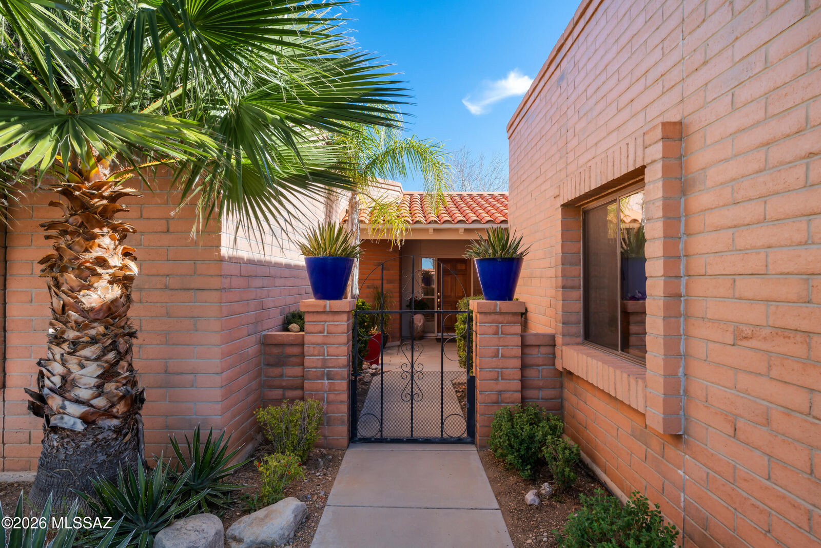 Property Photo: 1410 W Hidden Crest Court AZ 85622