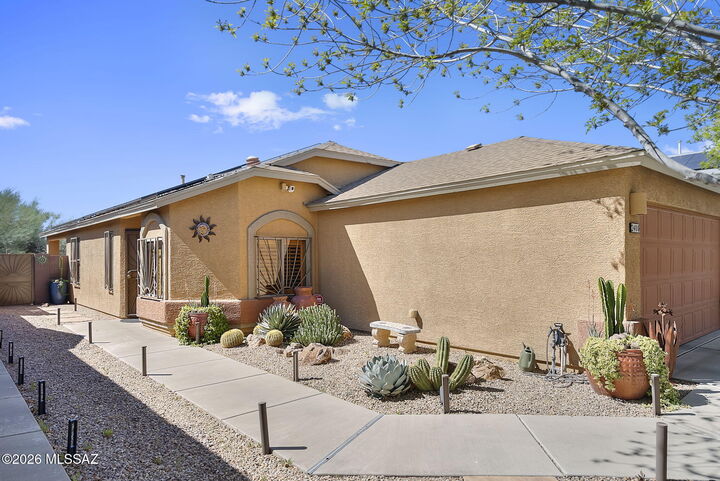 Property Photo: 2400 E Camino Malcote AZ 85706