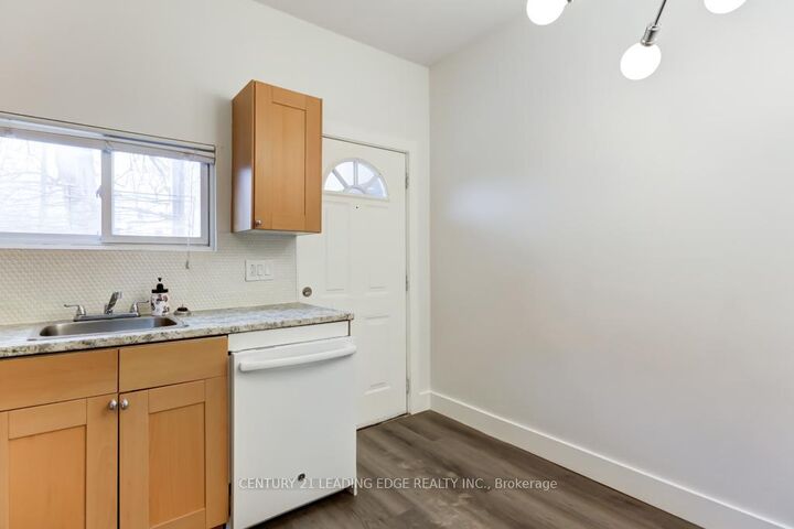 Property Photo:  104 Leslie Street E Main Fl  ON M4M 3C7 