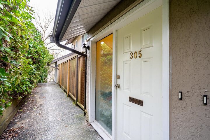 Property Photo: 11726 225th Street 305 BC V2X 6E4