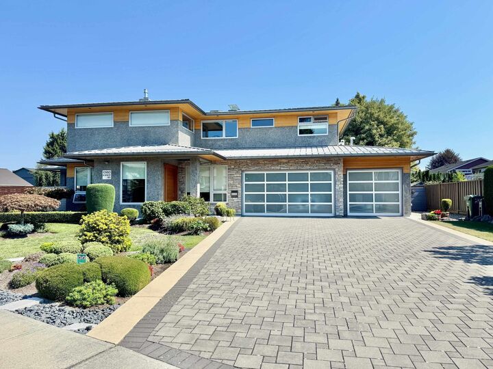 10960 Rosecroft Crescent — photo 1