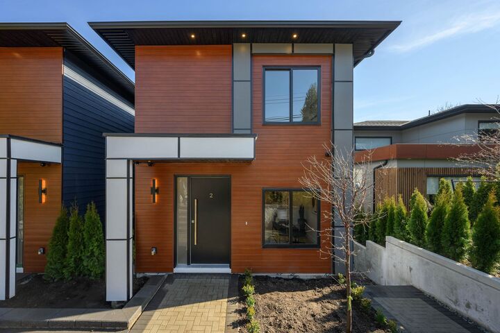 Property Photo: 6176 Elgin Avenue 1 BC V5H 3S4