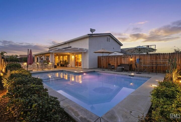 Property Photo:  4017 Rolling Rock Avenue  CA 93313 