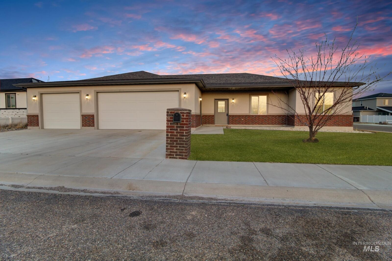 Property Photo:  585 Clearwater Way  ID 83336 