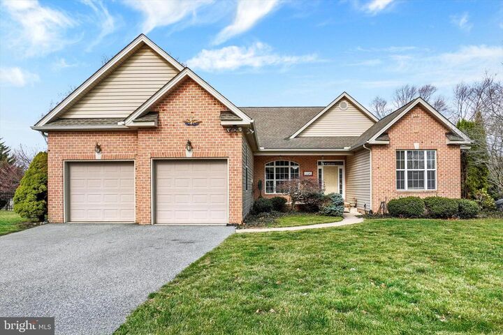 Property Photo:  1216 Winding Oak Drive  PA 17403 