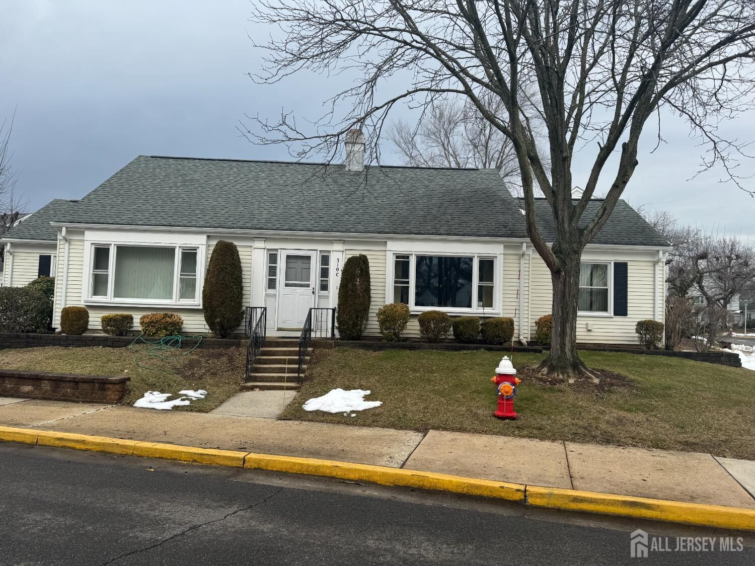 Property Photo:  310 Sharon Way C  NJ 08831 