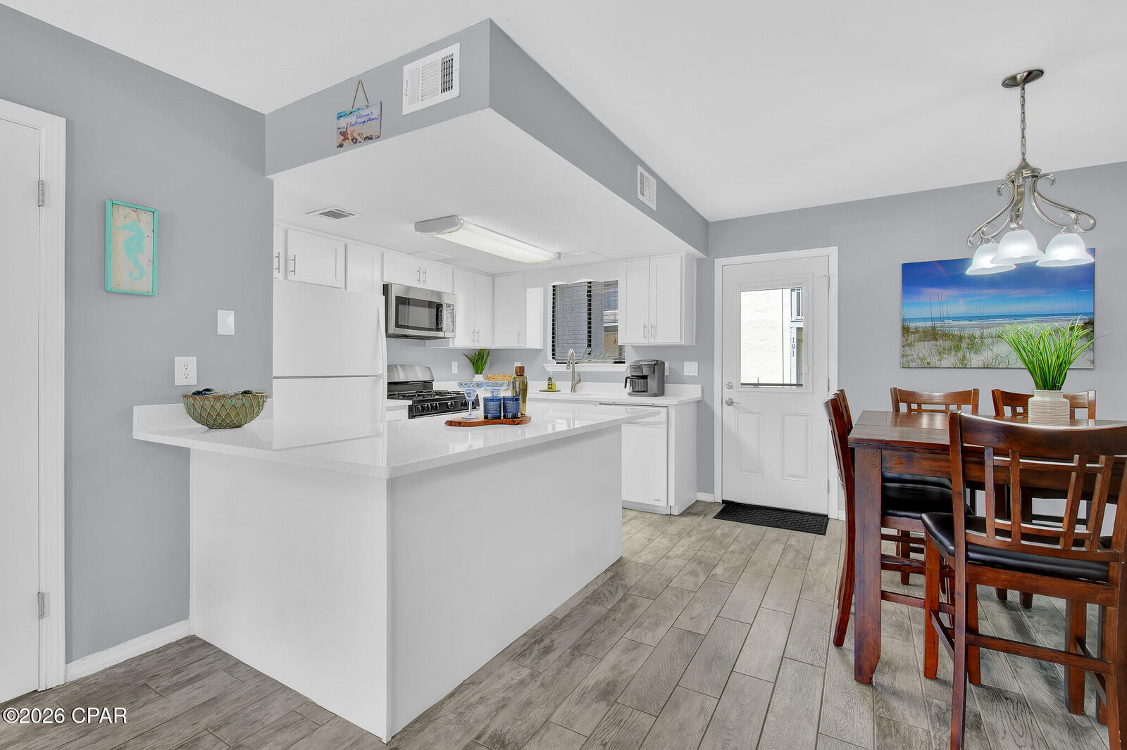 Property Photo: 170 W Leslie Lane FL 32407