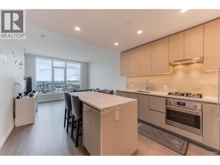 Property Photo: 2186 Gilmore Avenue 2704 BC V5C 0N7