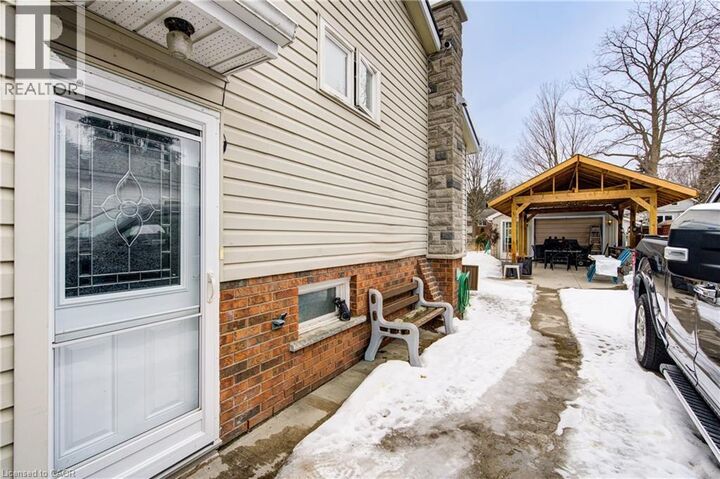 Property Photo:  135 King Hiram Street  ON N5C 1L7 