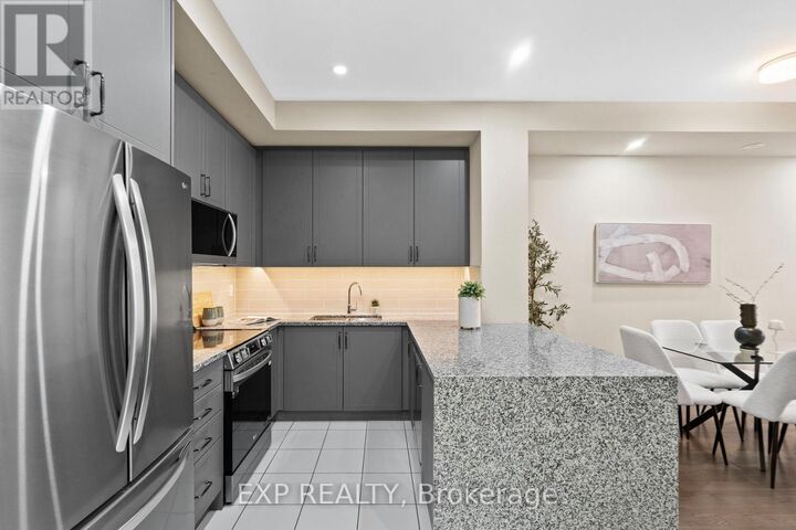 Property Photo:  55 Lunar Crescent 139  ON L5M 2R2 