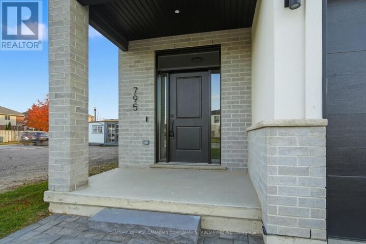 Property Photo:  849 Catalpa Square  ON N6G 4A5 