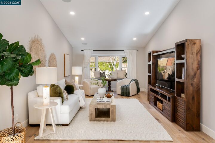 Property Photo: 34 Pony Ct CA 94583