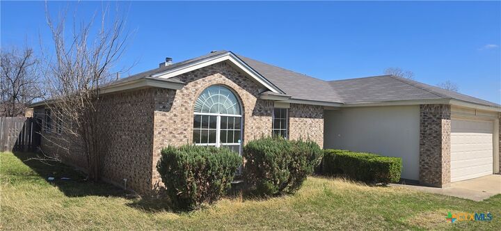 Property Photo: 3613 Basset Drive TX 76543