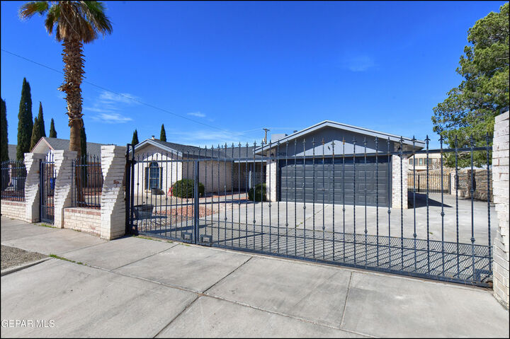 Property Photo:  11429 Pratt Avenue  TX 79936 