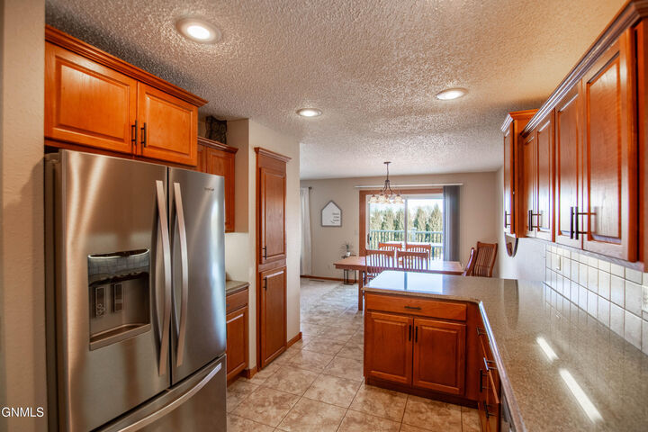 Property Photo:  2322 Grant Drive  ND 58501 