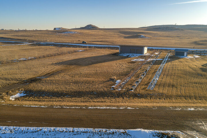 Property Photo:  3547 Honey Lane  ND 58554 