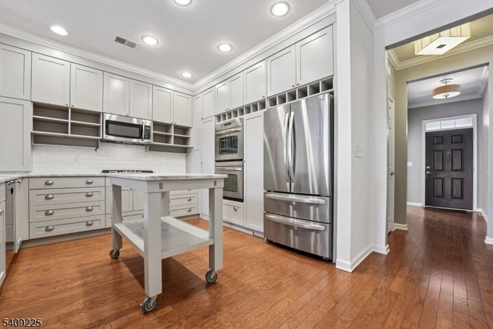 Property Photo:  104 Quarry Dr  NJ 07424 