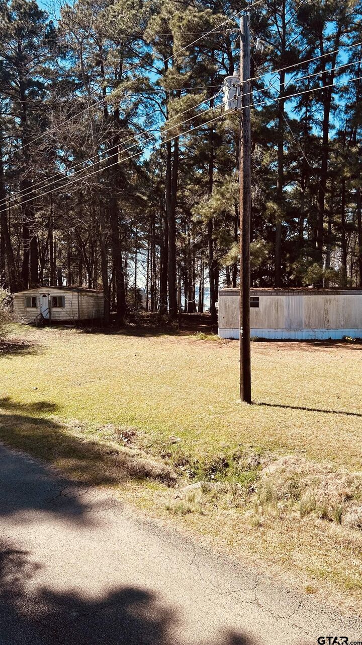 Property Photo:  966 SE Cr 4220  TX 75457 