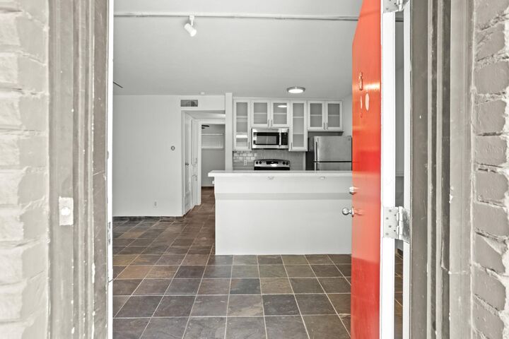 Property Photo:  3602 Garrott Street Street 7  TX 77006 