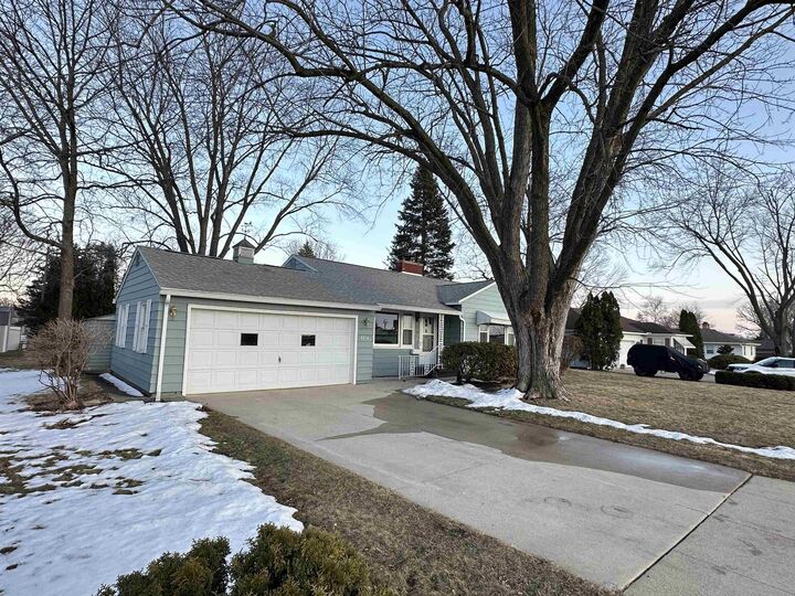 Property Photo:  3314 Scenic Dr  IA 50613 