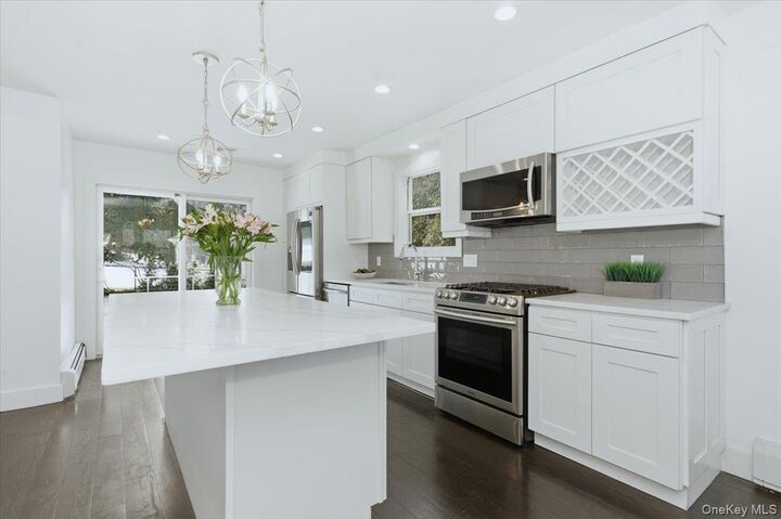 Property Photo:  4 Lawrence Place  NY 10803 