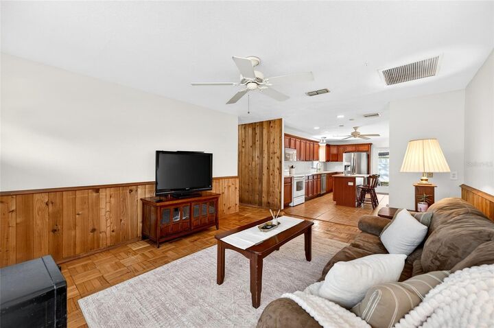 Property Photo: 4419 W Iowa Avenue FL 33616