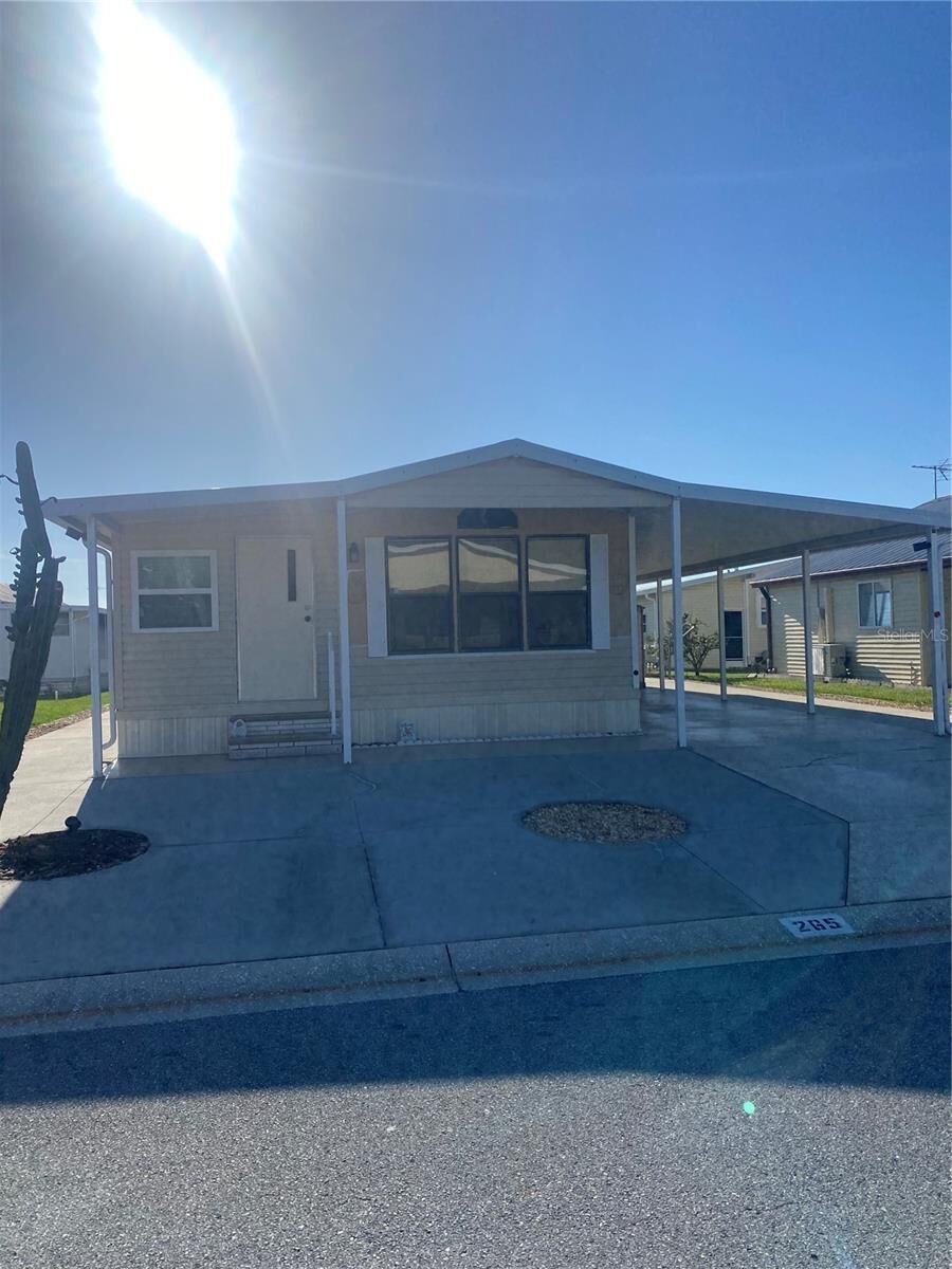 Property Photo:  4812 Elwana Way  FL 33541 