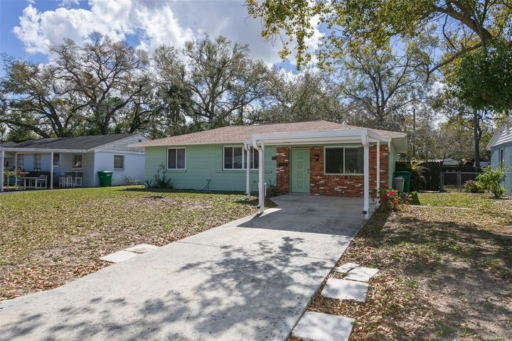 Property Photo:  1013 E Fern Street  FL 33604 