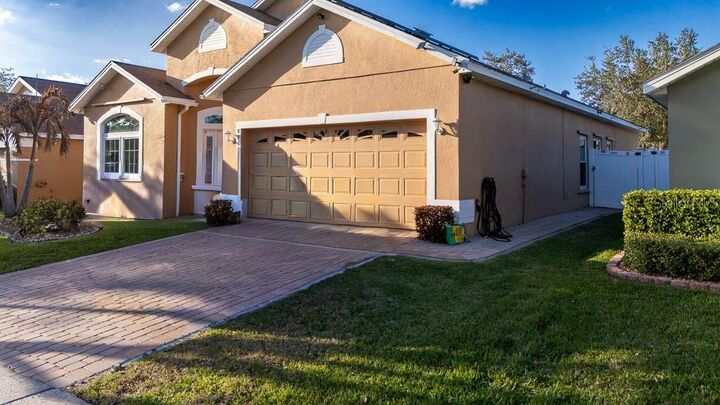 Property Photo:  8915 Victoria Isle Place  FL 32829 