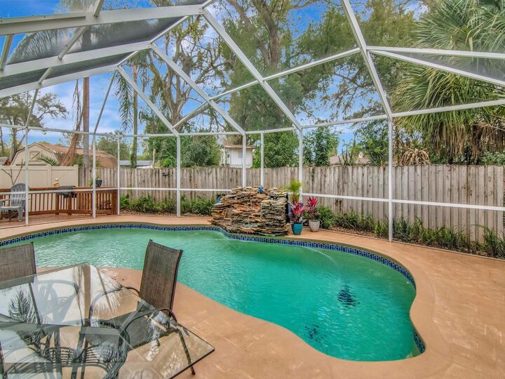 Property Photo:  10212 Newport Circle  FL 33612 