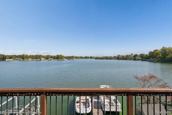 Property Photo:  132 N Liberty Street  MI 48111 2730 