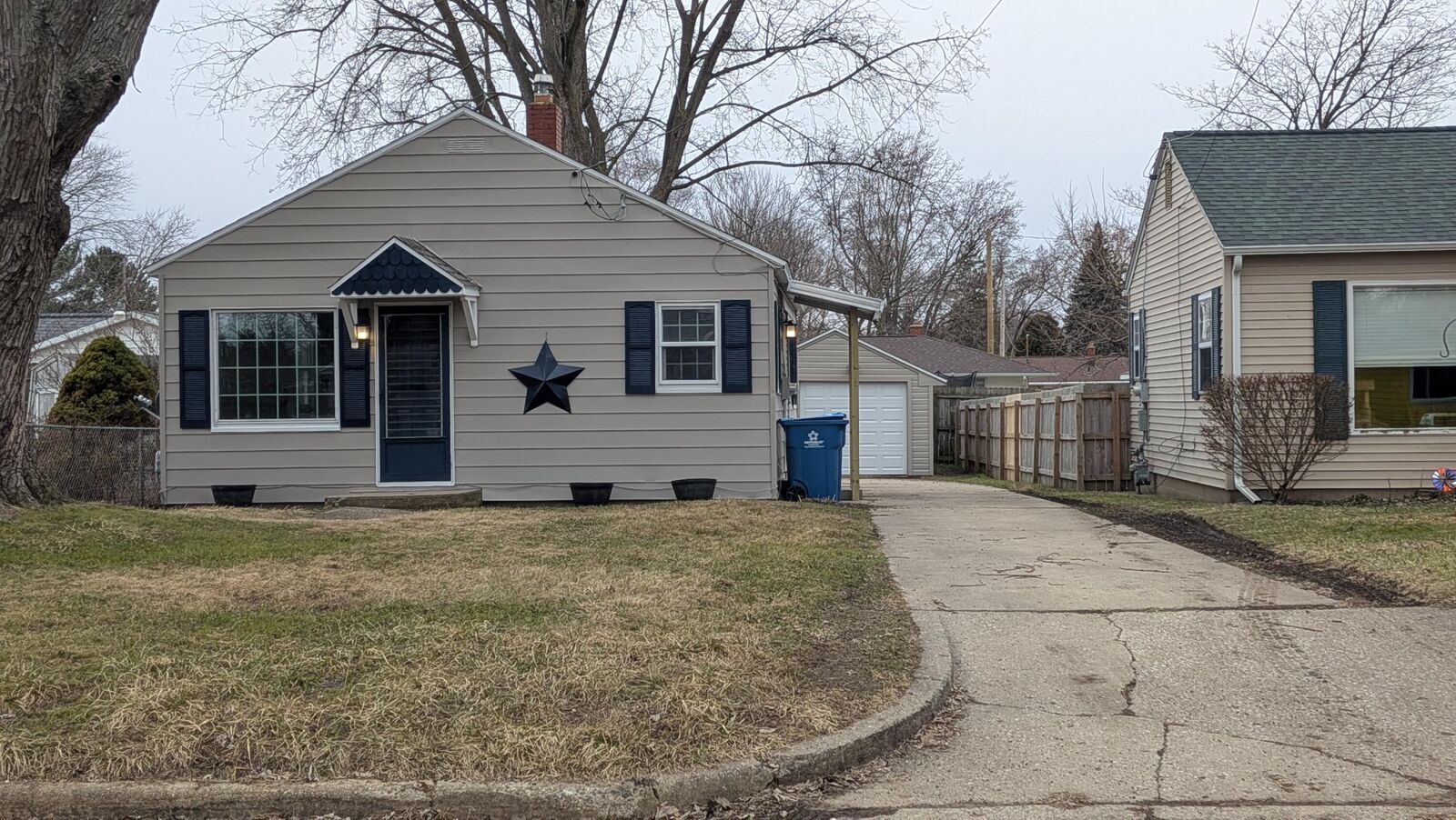 Property Photo: 105 N Woodrow Avenue MI 49015