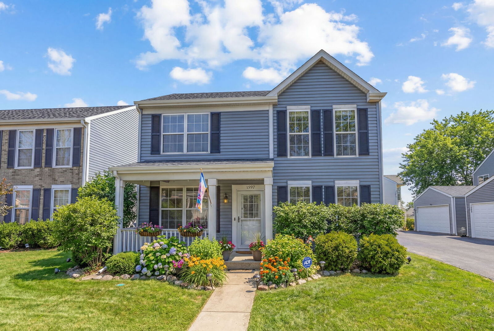 Property Photo:  1597 Plum Tree Lane  IL 60504 