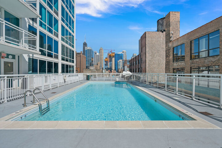 Property Photo:  757 N Orleans Street 1511  IL 60654 