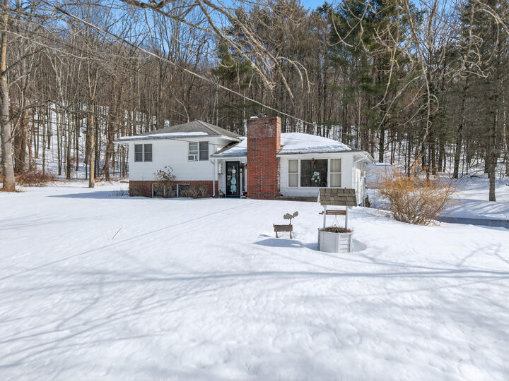 Property Photo:  10 Butler Drive  ME 04240 