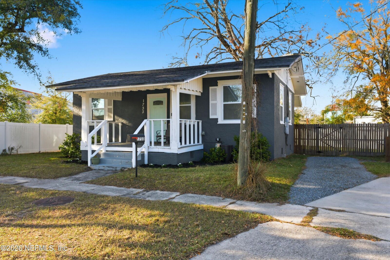 Property Photo:  1733 Landon Avenue  FL 32207 
