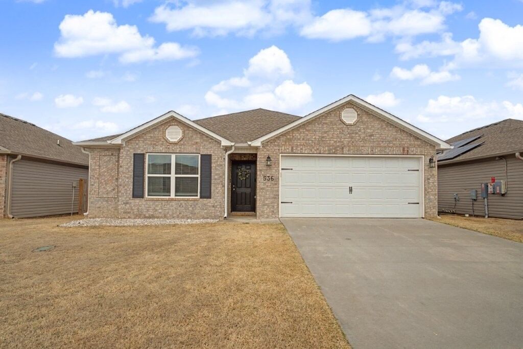 Property Photo:  536 Woodcreek Loop  AR 72745 