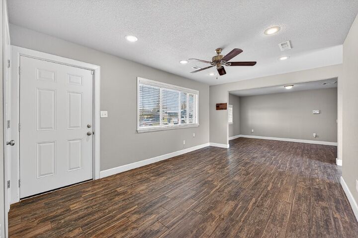 Property Photo:  807 N 14th Street  AR 72756 