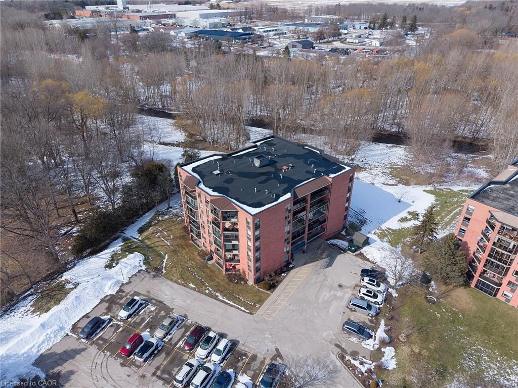 Property Photo:  17 Mill Pond Court 301  ON N3Y 5H9 