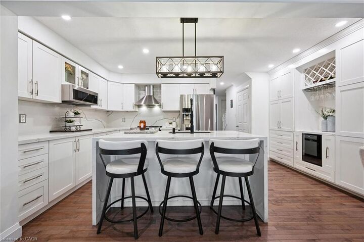 Property Photo:  491 Beaumont Crescent  ON N2A 0C4 