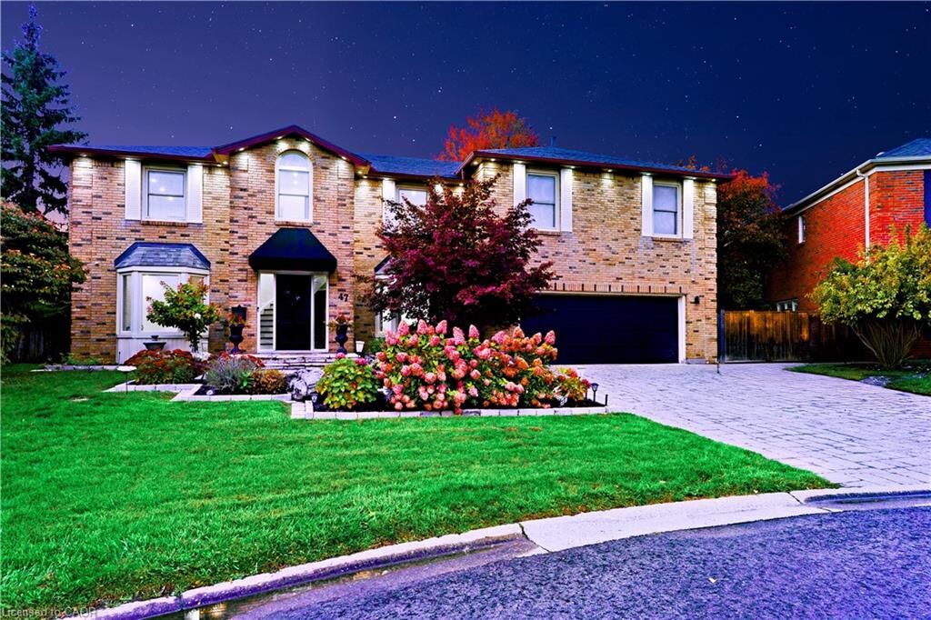 Property Photo: 47 Ridge Point Drive ON L2T 2S8