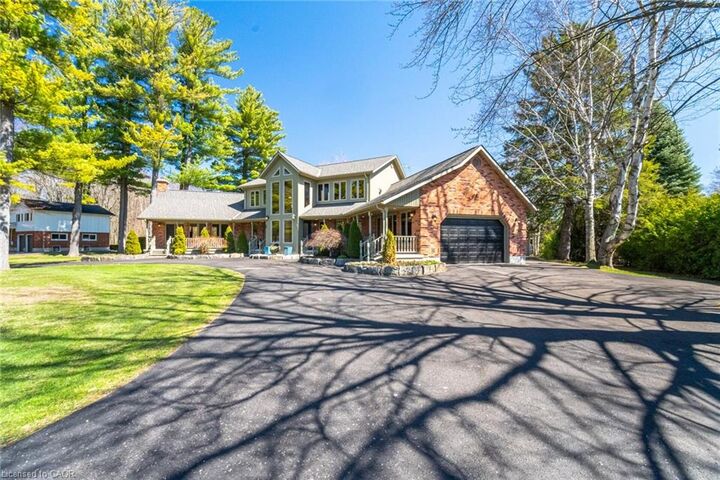 Property Photo:  587 Hillcrest Road  ON N3Y 4K1 