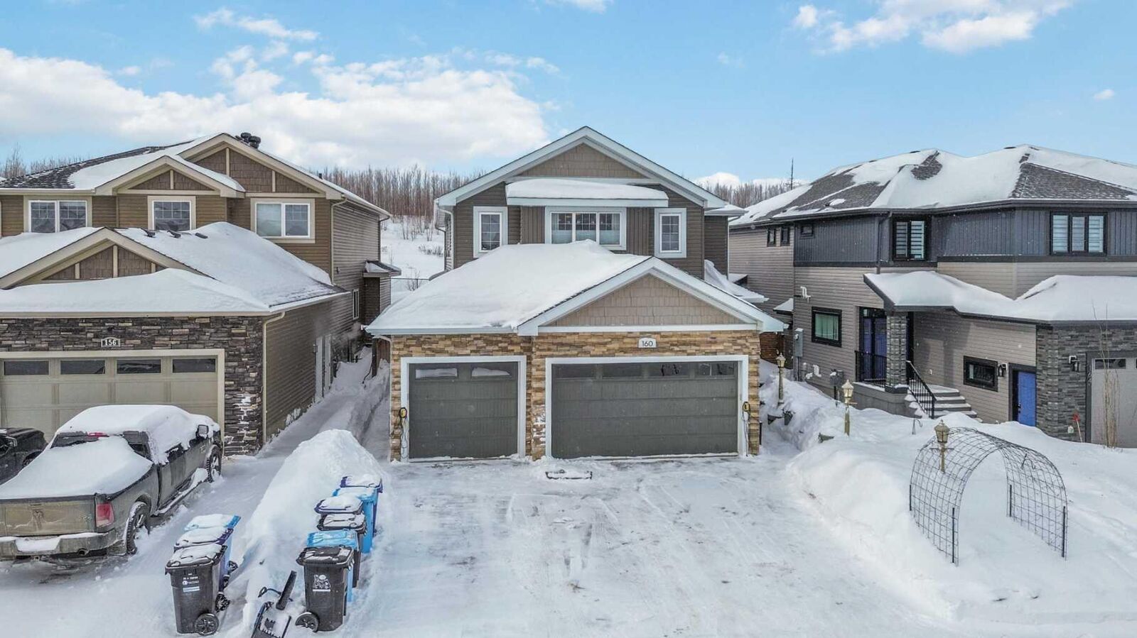 Property Photo:  160 Stonecreek Landing  AB T9K 0X4 