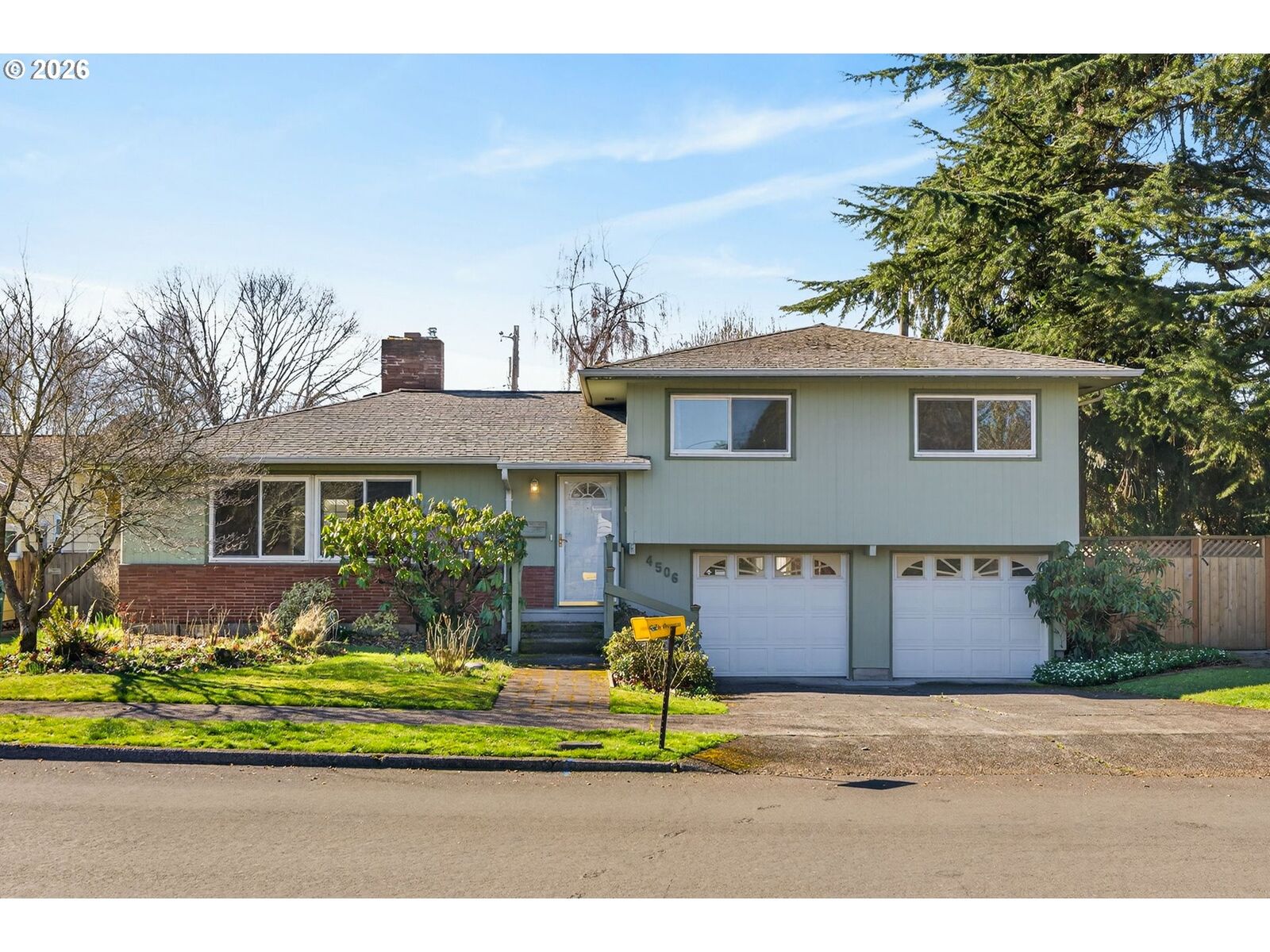 Property Photo: 4506 SE Adams St OR 97222