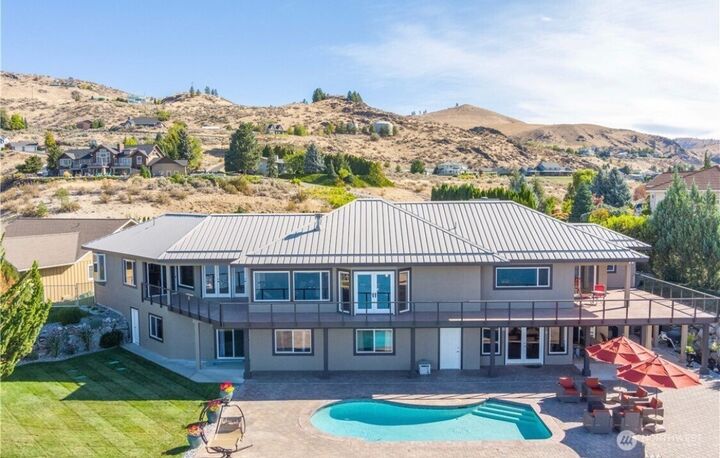 Property Photo:  333  Highpoint Place  WA 98816 