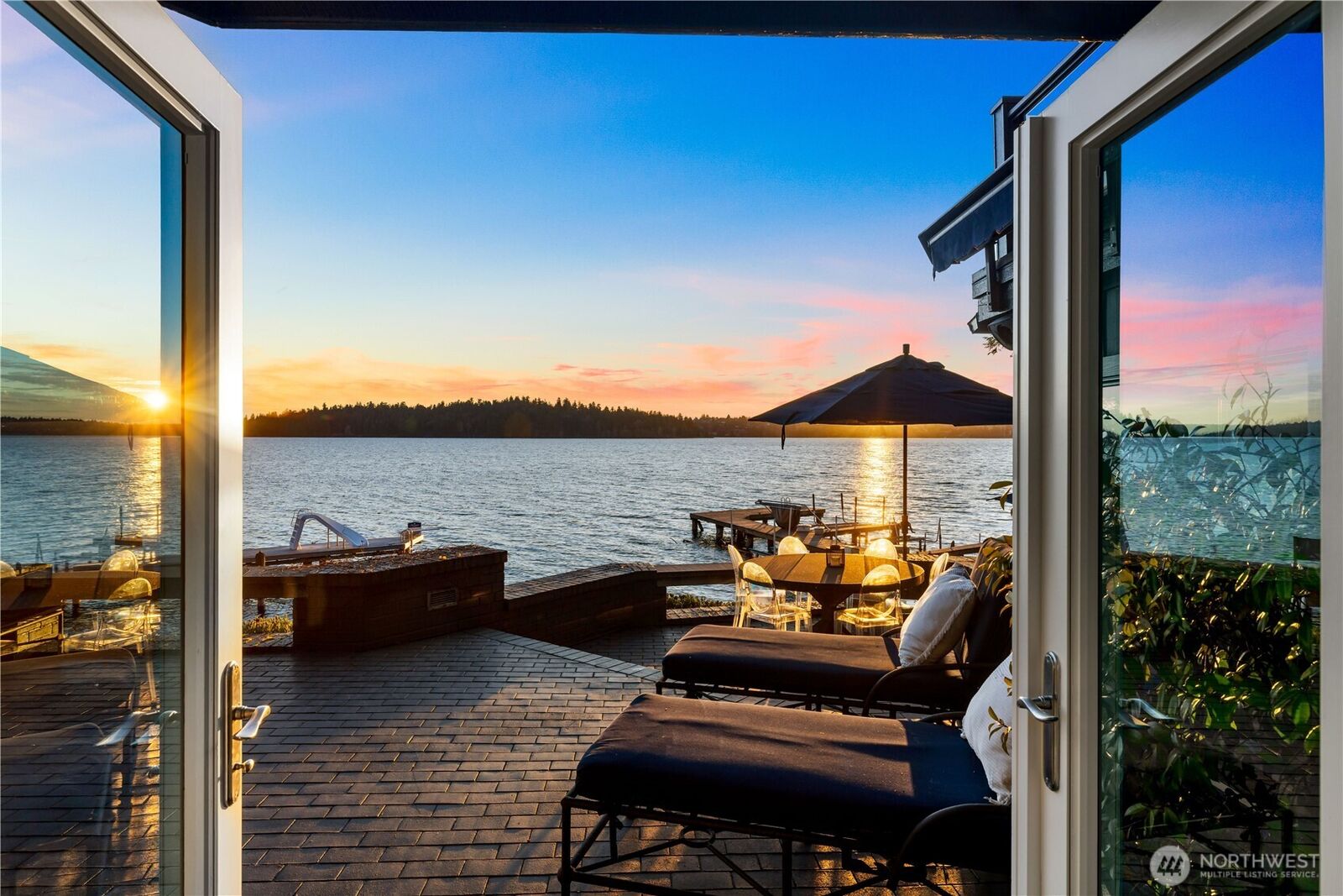 Property Photo:  18  Holly Lane  WA 98040 