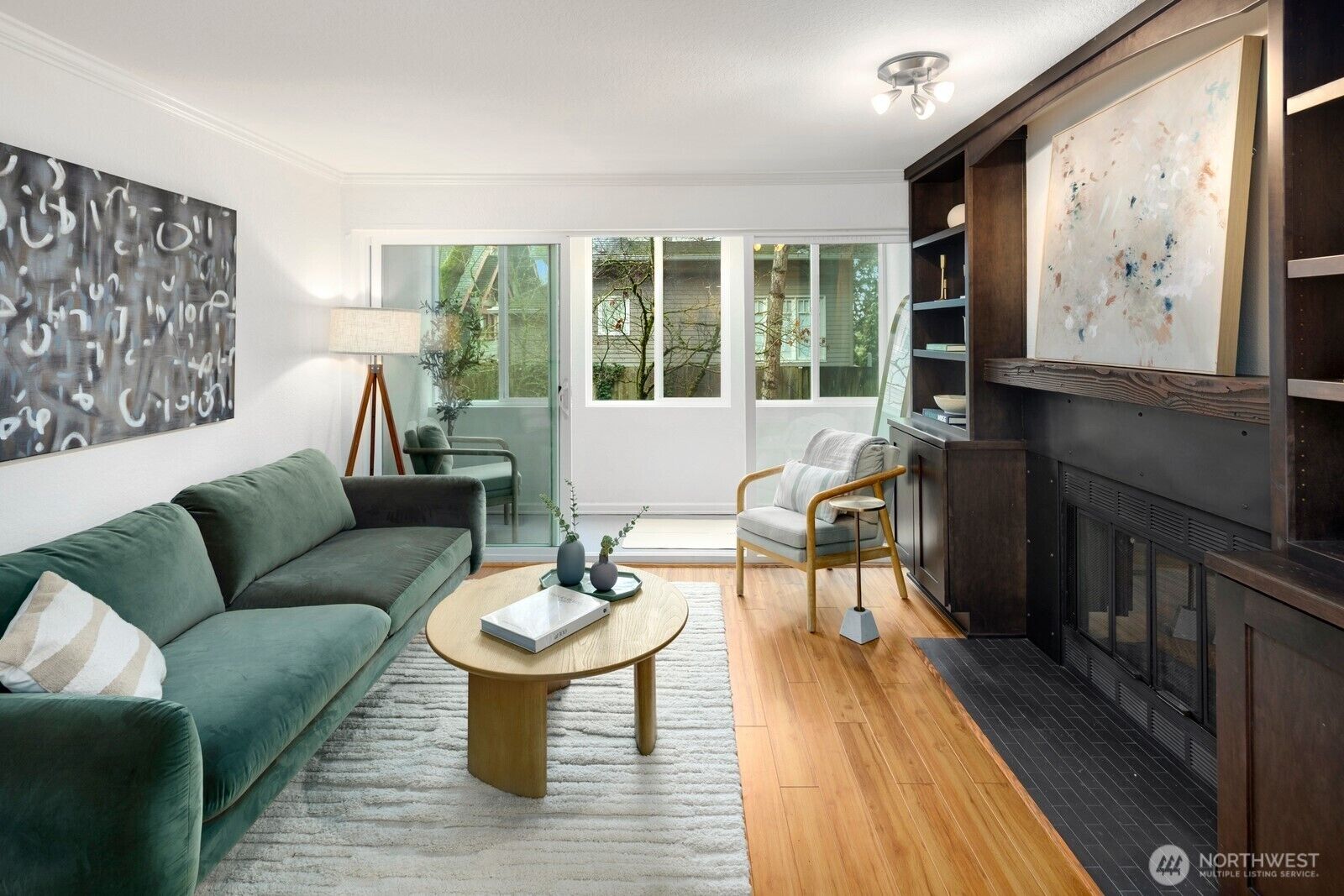 Property Photo: 5901 Phinney Avenue N 106 WA 98103